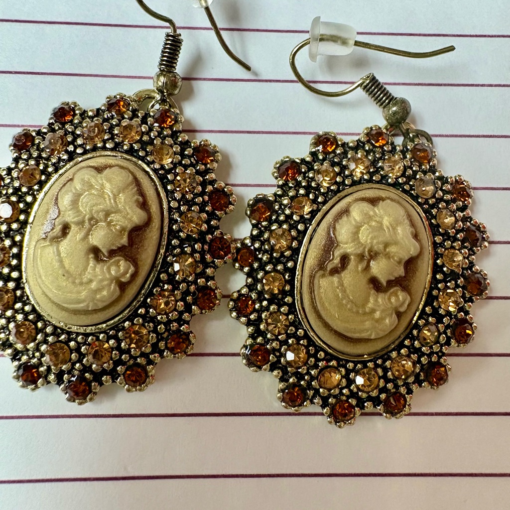 Cameo Earrings With Gold And Brown Accents New